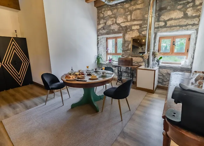 Alojamento de Acomodação e Pequeno-almoço Fagoaga Dorretxea 4*